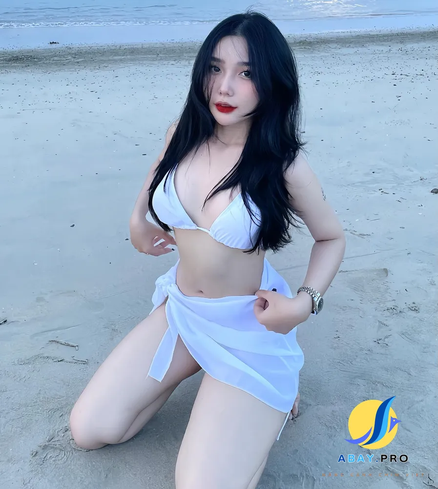 Ảnh Tiktok Gia Khang mặc bikini