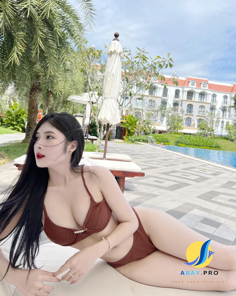 Quỳnh Alee bikini 3