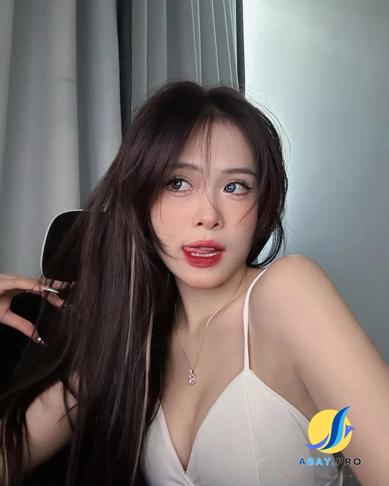 Các trang mạng xã hội của Võ Nữ Ngân Hà Tiktok