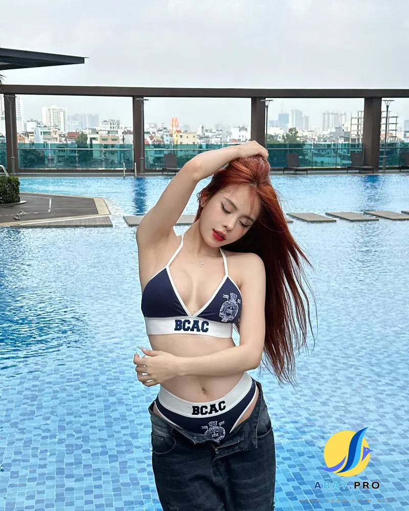 Ảnh Võ Nữ Ngân Hà mặc bikini 2