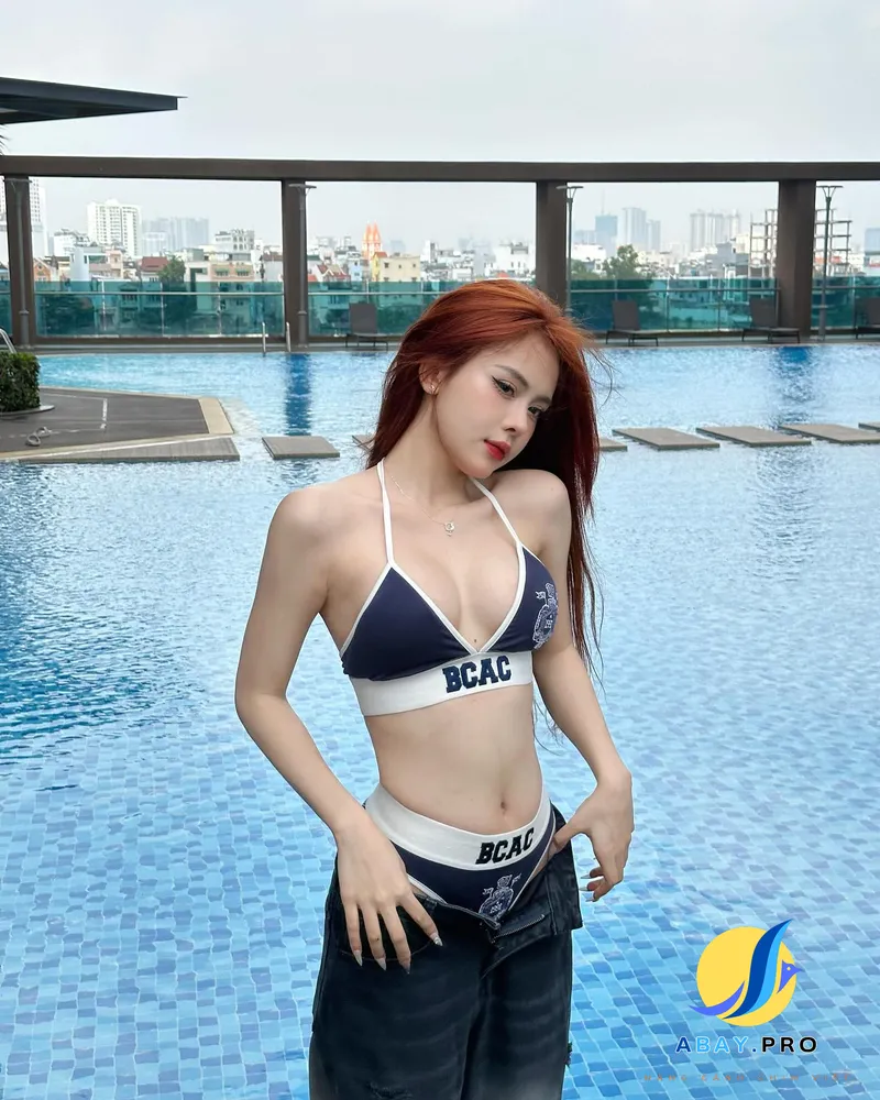 Ảnh bikini của Võ Nữ Ngân Hà 24